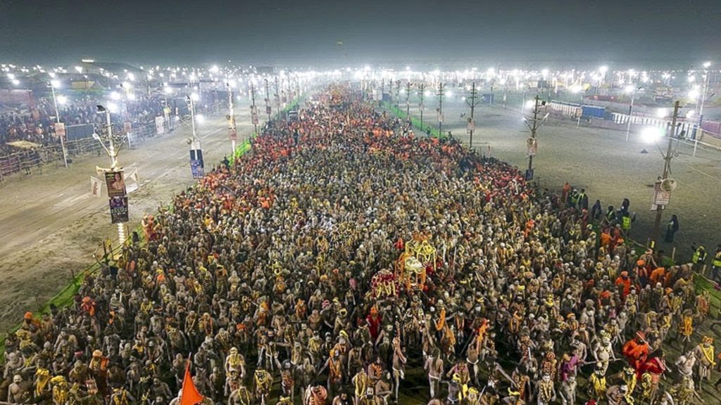 Mahakumbh 2025: On Basant Panchami, 25 million people took the sacred bath, this Akhada was the first to dip in faith, Photos.