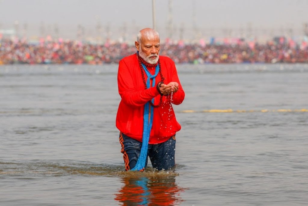 PM Modi Maha Kumbh Visit: “Look Closely…” Controversial Statement by SP Leader on PM Modi’s Sangam Dip, Video
