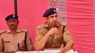 संभल CO अनुज चौधरी का बड़ा बयान: ‘ईद की सेवइयां खिलानी हैं तो गुजिया भी खानी पड़ेगी’