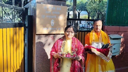 “This is not Tughlaq Lane; it is Swami Vivekananda Marg,” said the Union Minister and MP as they renamed the road.