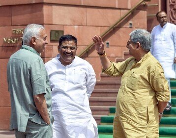 वक्फ बिल पर जेडीयू की सफाई: संजय झा बोले- नीतीश कुमार सभी के हितों की रक्षा करेंगे