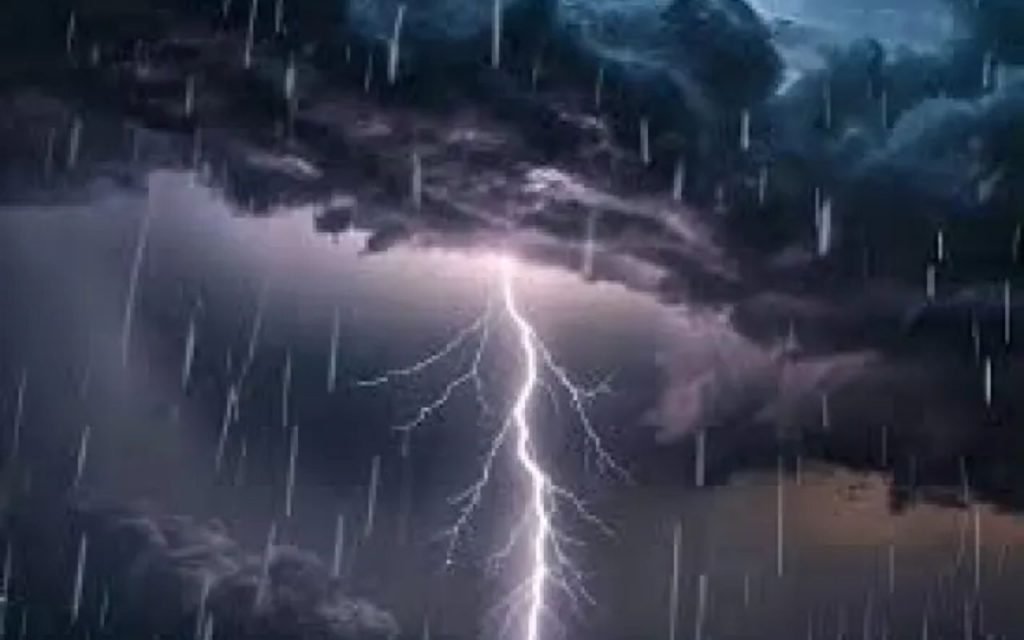 10 राज्यों में आंधी-बारिश और ओलावृष्टि का अलर्ट, अगले 24 घंटों में बदलेगा मौसम का मिजाज