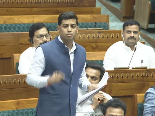 वक्फ बिल पर संसद में गरजे श्रीकांत शिंदे, उद्धव और कांग्रेस पर साधा निशाना