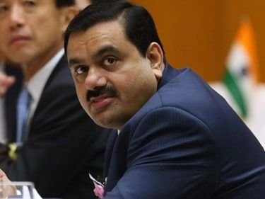 Black Monday: शेयर बाजार में हाहाकार, Adani की Sanghi Industries का शेयर ₹51 पर लुढ़का