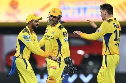 IPL 2025: ऋतुराज गायकवाड़ हुए बाहर, एमएस धोनी संभालेंगे चेन्नई सुपर किंग्स की कमान