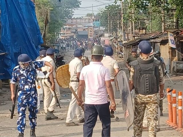 मुर्शिदाबाद में वक्फ कानून के खिलाफ प्रदर्शन हिंसक, पुलिस पर पथराव – शाहीनबाग जैसी साजिश की आशंका?