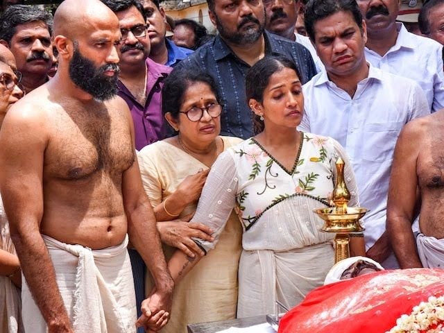 पहलगाम हिंदू नरसंहार: इंडियन नेवी का पाक को करारा जवाब, भारत ने उठाए कड़े कदम