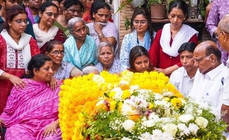 पहलगाम आतंकी हमला: “हमने बिंदी हटाई, अल्लाहु अकबर कहा… फिर भी पति को नहीं बख्शा” – पुणे की महिला का दर्द