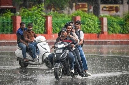 दिल्ली-NCR में बारिश की दस्तक: IMD का अलर्ट, 3 दिन तक आंधी-बारिश से मिलेगी राहत