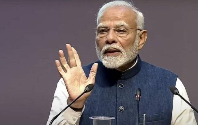 PM मोदी के 8 बजे के संबोधन पर बोले KRK: “ये 8 बजे खतरनाक है”, सोशल मीडिया पर मचा बवाल