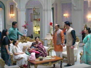 झनक सीरियल में मचा तूफान: मून की सच्चाई पर अनिरुद्ध के माता-पिता का शक, घर में हुआ बड़ा बवाल