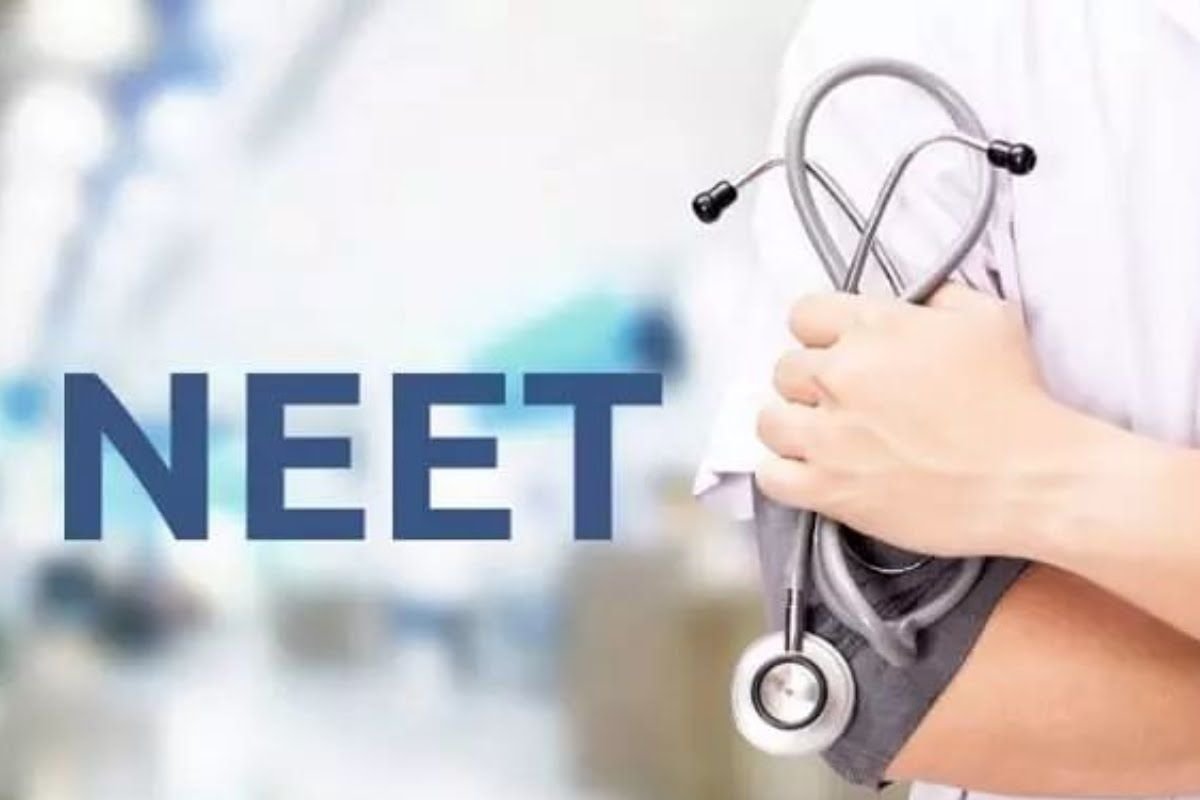 NEET UG 2025: इन गलतियों से बचें वरना बर्बाद हो सकता है पूरा साल | जानिए टॉपर्स की सलाह